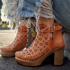 Platform Tan Ankle boots, High Heel Platform boots